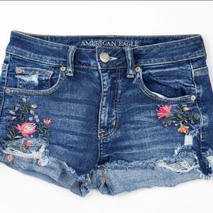American Eagle Outfitters Blue Jean Shorts with Floral Design Size 6